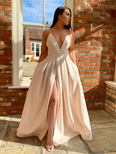 Load image into Gallery viewer, The Beaded Strap Scuba