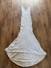 Load image into Gallery viewer, Sequinned Ivory Lace Backless Fishtail Dress

