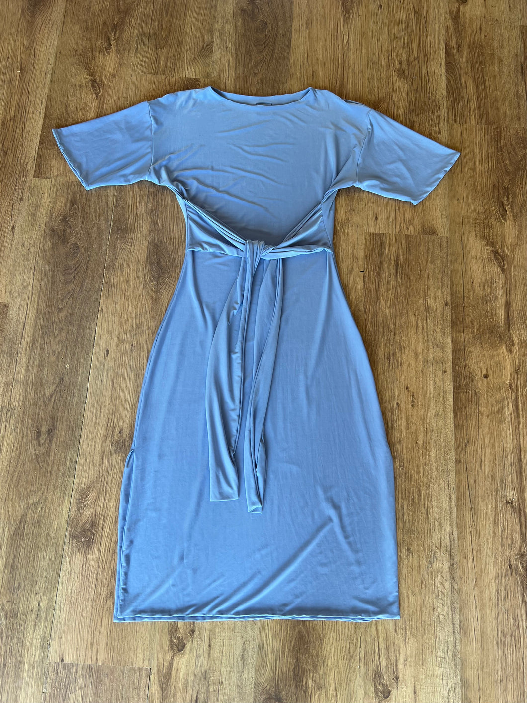 Short Sleeve Dress with waisted tie and side splits
