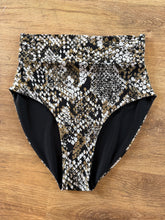 Load image into Gallery viewer, High waisted Bikini Bottoms

